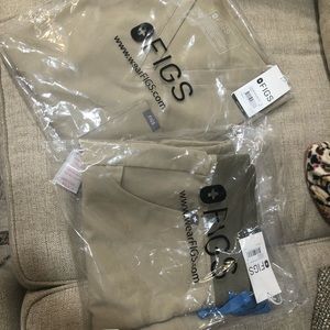 Sandstone- small Petite Zamora joggers and small Catarina one pocket top